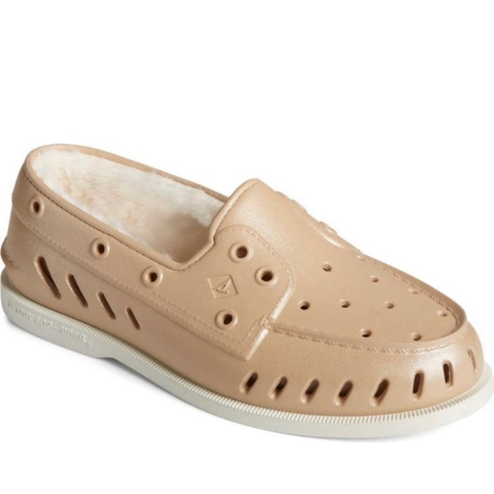 NIB Sperry faux fur lined boat shoes!